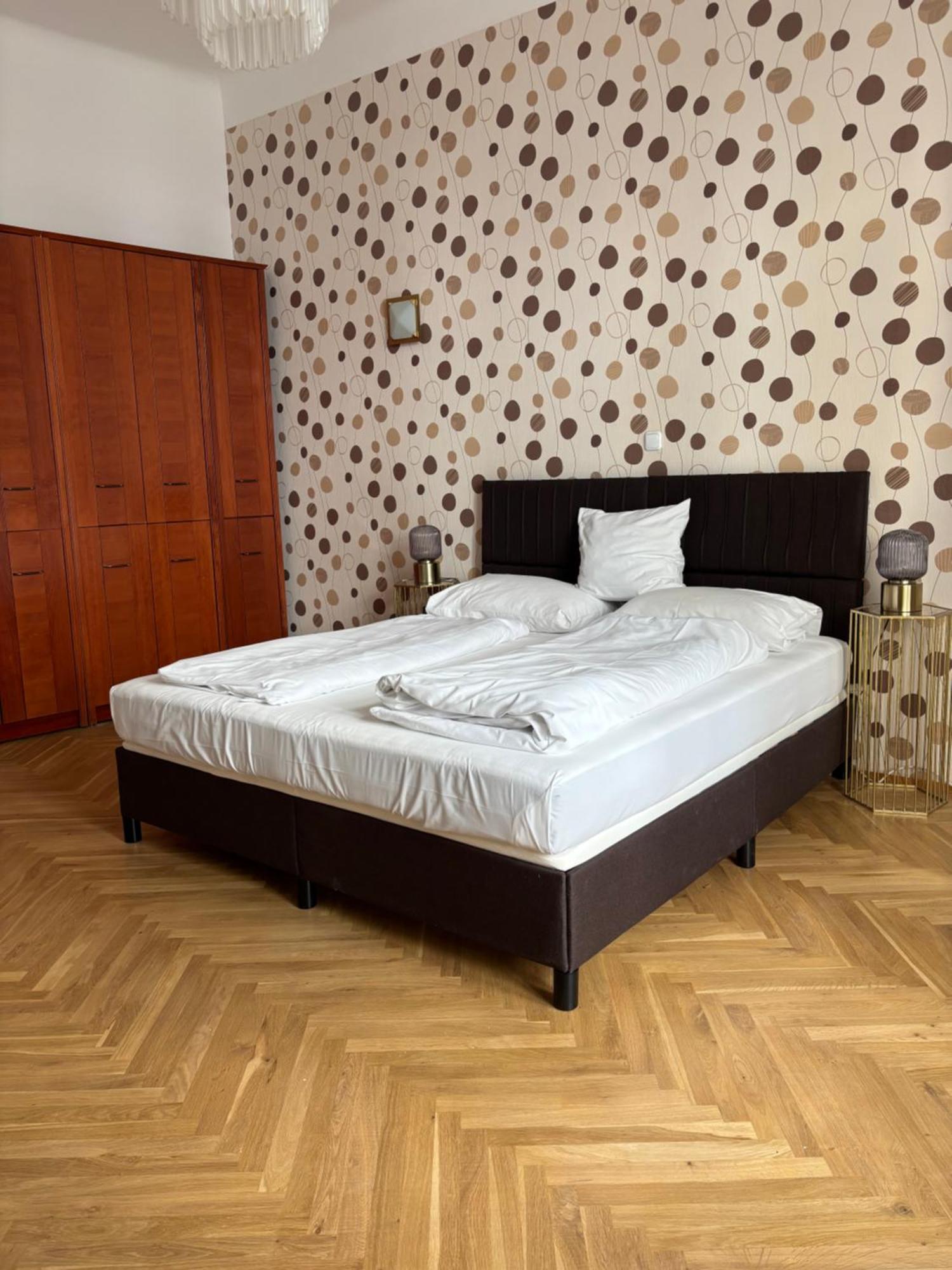 Carlton * Viena