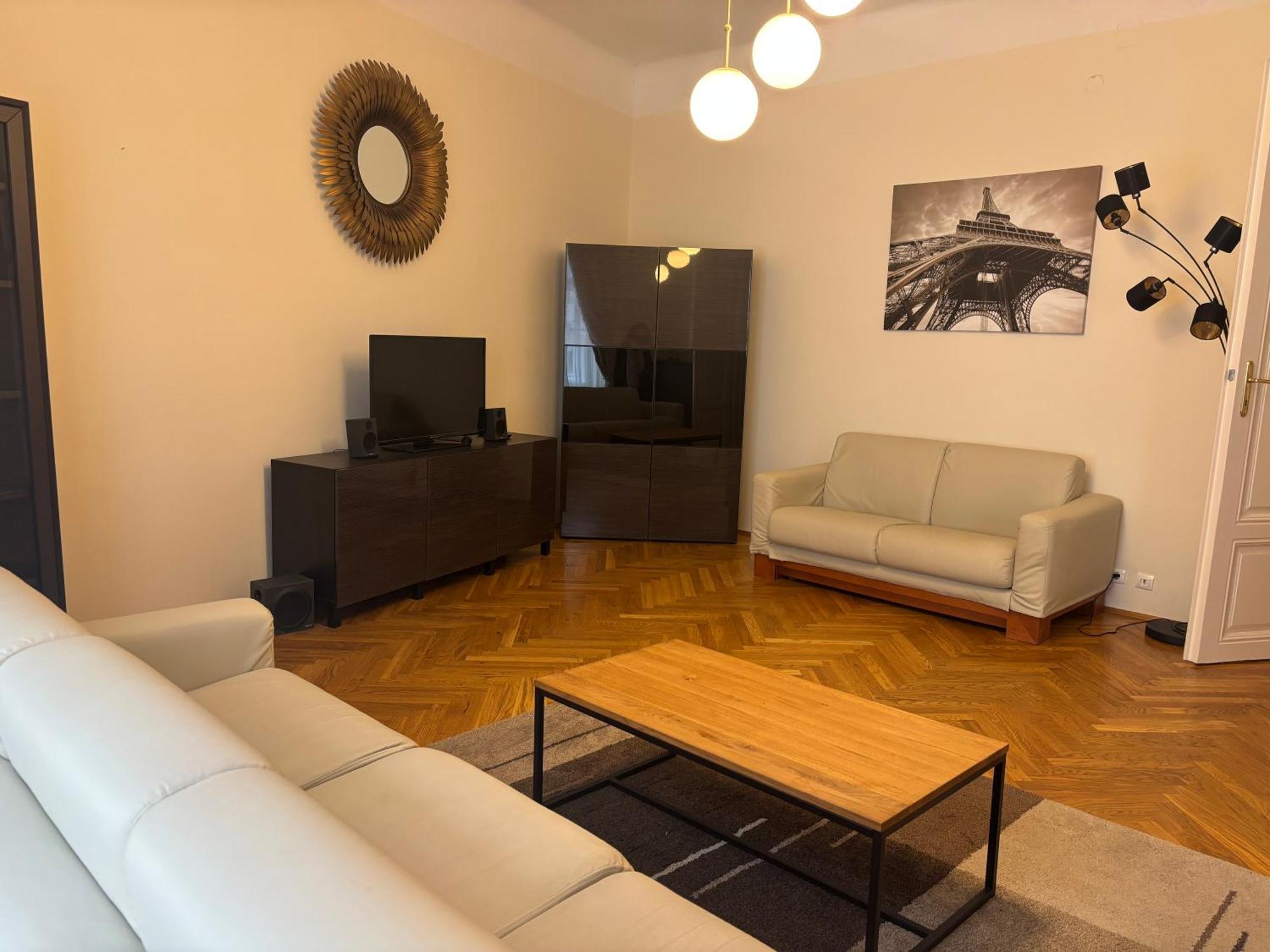 Carlton Apartament *