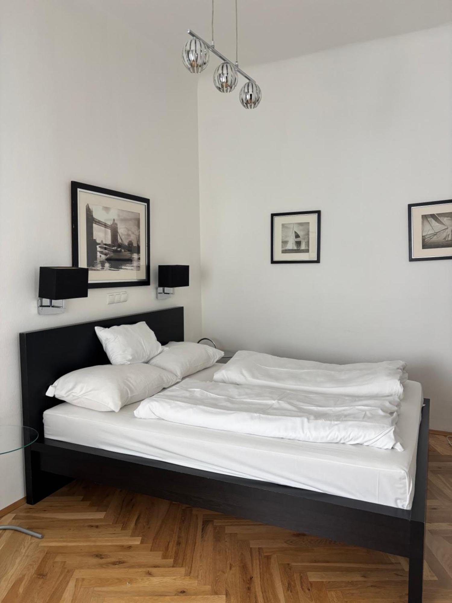 Apartment Carlton