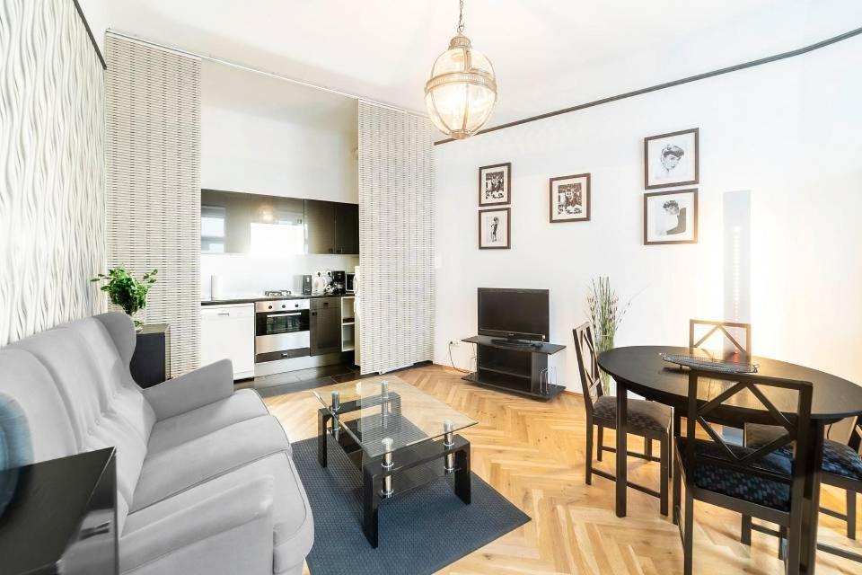 Carlton Wien